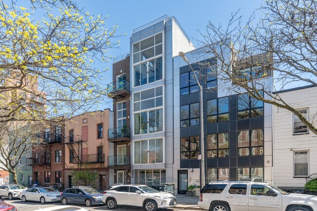 292 Powers St in Brooklyn, NY - Building Photo - Building Photo