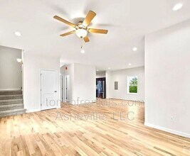 7 Berry Crst Ln in Arden, NC - Building Photo - Building Photo