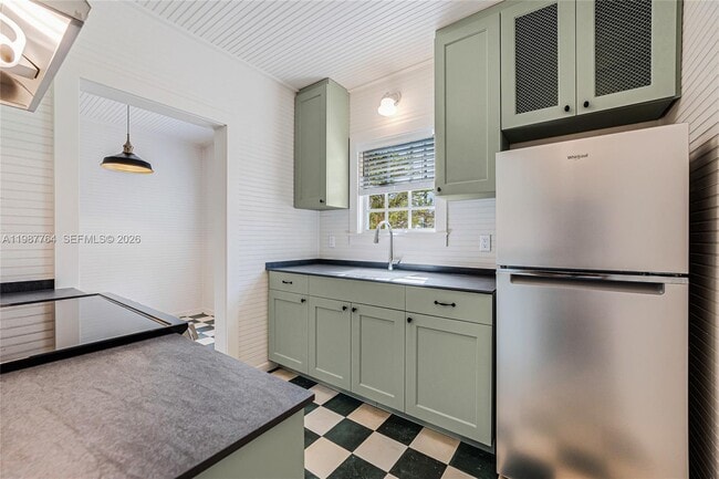 3826 Oak Ave in Miami, FL - Building Photo - Building Photo