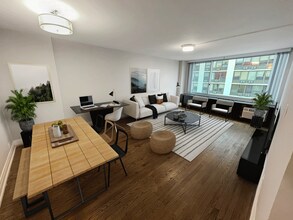 4600 N Clarendon Ave in Chicago, IL - Building Photo - Building Photo