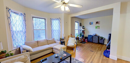 216 Freeman St, Unit 2 in Brookline, MA - Building Photo - Building Photo