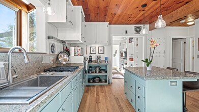 13615 Arnold Dr in Glen Ellen, CA - Building Photo - Building Photo