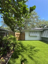 11780 SW 81st Rd in Miami, FL - Building Photo - Building Photo