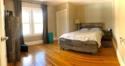 54 Lothrop St in Newton, MA - Building Photo - Building Photo