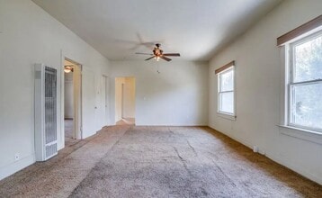 6826 Hollenbeck St in Huntington Park, CA - Foto de edificio - Building Photo