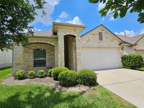 13708 Loleta Way in Austin, TX - Foto de edificio - Building Photo