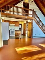 185 US-4 in Enfield, NH - Building Photo