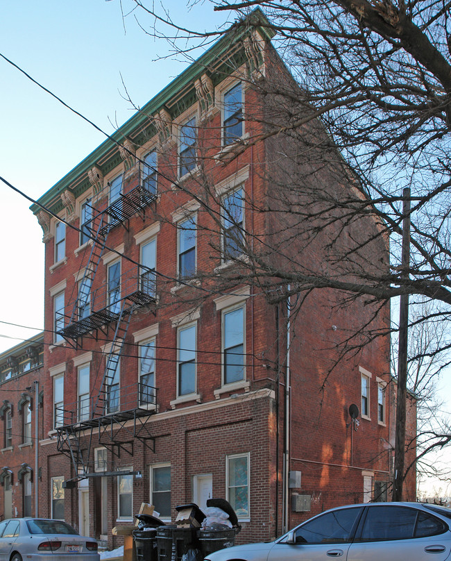 445 W McMicken Ave in Cincinnati, OH - Building Photo - Building Photo