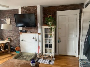 13 Thacher St, Unit 5 in Boston, MA - Foto de edificio - Building Photo