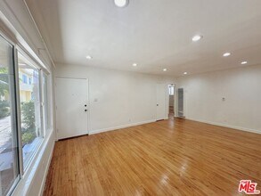 1108 S Sherbourne Dr in Los Angeles, CA - Building Photo - Building Photo