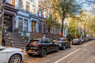 Residential Co-Op Building in New York, NY - Building Photo - Building Photo