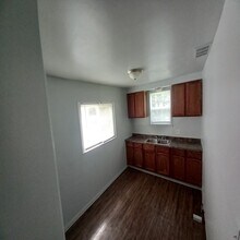 9221 Burt Rd in Detroit, MI - Building Photo - Building Photo