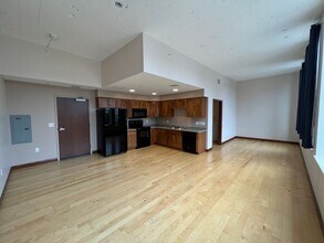 Cornerstone Place in Cedar Rapids, IA - Foto de edificio - Interior Photo