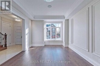 6 Daniel Cozens Ct in Toronto, ON - Building Photo - Building Photo
