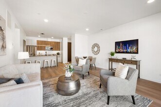 204 S Leavitt St, Unit 302 in Chicago, IL - Foto de edificio - Building Photo