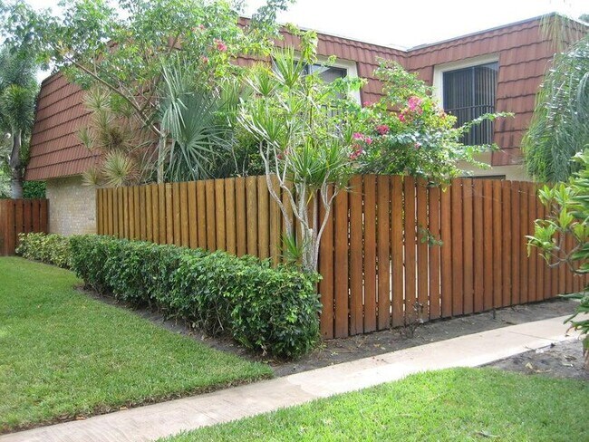 3216 Spanish Wells Dr in Delray Beach, FL - Building Photo - Building Photo