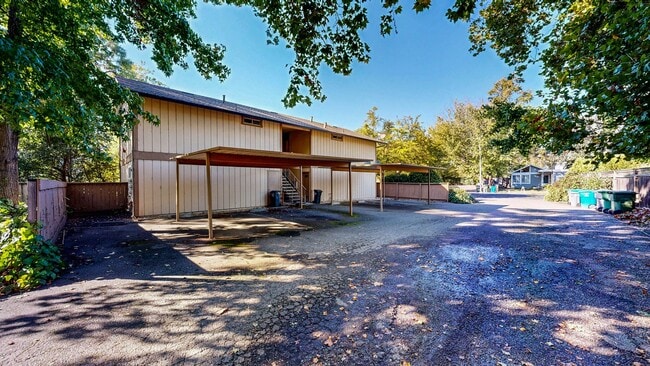 property at 949 Camino Coronado