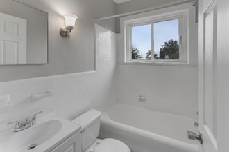 4825 N Camac St in Philadelphia, PA - Foto de edificio - Building Photo