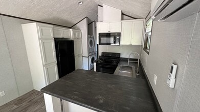 913 Finks Hideaway Rd in Monroe, LA - Building Photo - Building Photo
