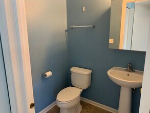 929 Summit Creek Dr in Shorewood, IL - Building Photo - Building Photo