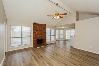 1505 Glenwillow Dr in Arlington, TX - Building Photo - Building Photo