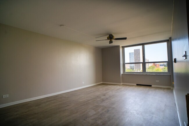 720 W Gordon Ter, Unit 7F in Chicago, IL - Building Photo - Building Photo