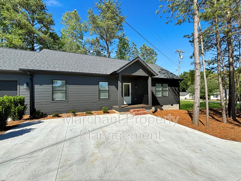 3717 Greenpond Rd in Woodruff, SC - Building Photo