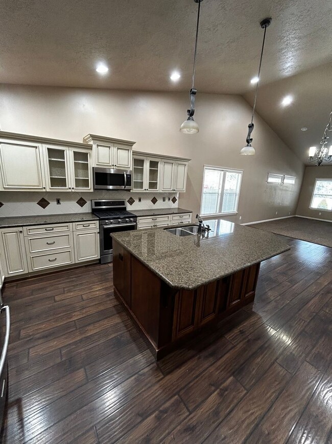 3082 E Deerhill Dr in Meridian, ID - Building Photo - Building Photo