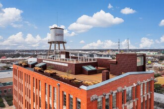 Campstreet Loft Residences in San Antonio, TX - Foto de edificio - Building Photo