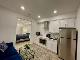 7941 Belluno Wy in San Diego, CA - Building Photo