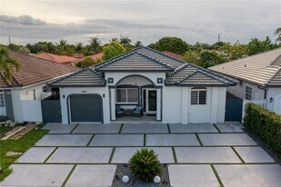 18316 SW 145th Ave in Miami, FL - Building Photo