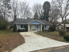 1523 Robin Rd in Newton, NC - Building Photo