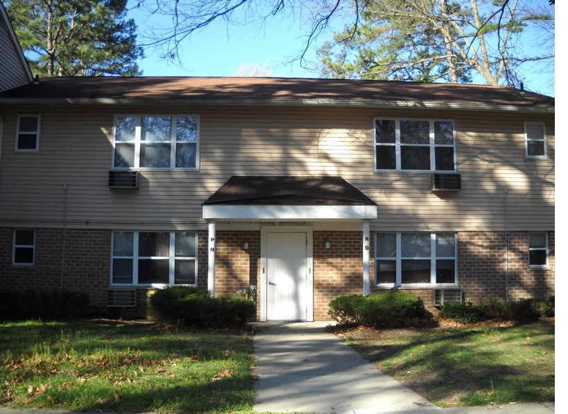 Browns Woods Apartments in Browns Mills, NJ - Building Photo