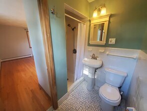 36 N Maple St in Hadley, MA - Building Photo - Building Photo