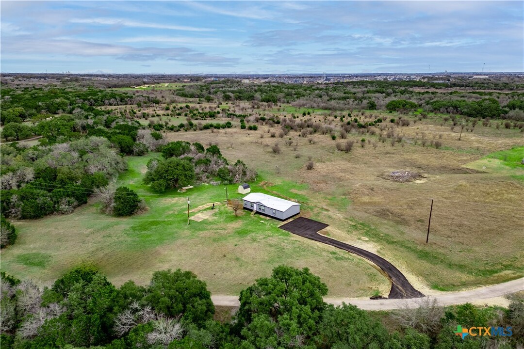 2301 S Old Stagecoach Rd in Kyle, TX - Foto de edificio