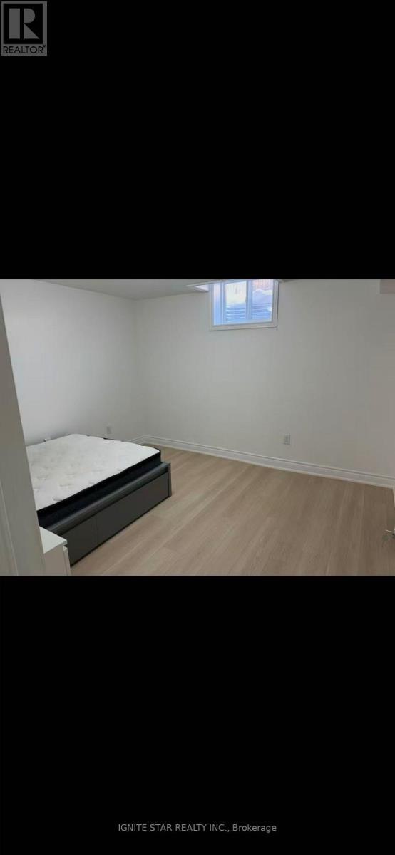 2599 Ambercroft Trail in Mississauga, ON - Building Photo - Building Photo