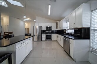 7827 Myrtle Oak Ln in Kissimmee, FL - Building Photo - Building Photo