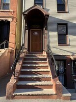 220 Bay St in Jersey City, NJ - Building Photo