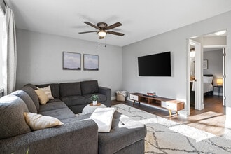9701 W Poppy St, Unit Bedroom 1 in Boise, ID - Building Photo - Building Photo