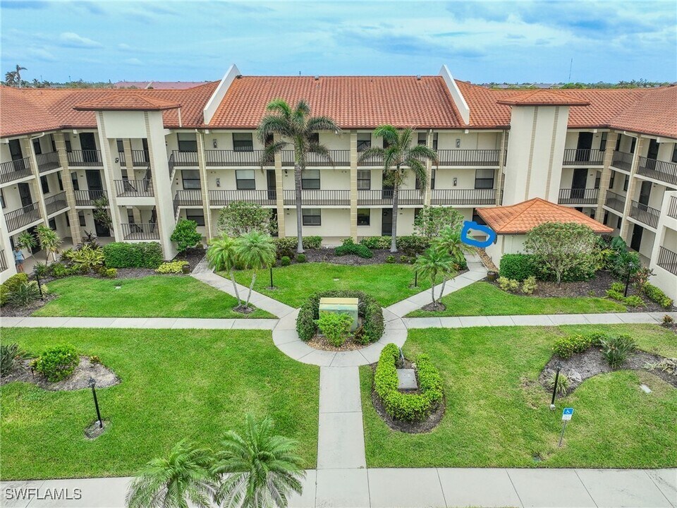 12581 Kelly Sands Way in Ft. Myers, FL - Building Photo