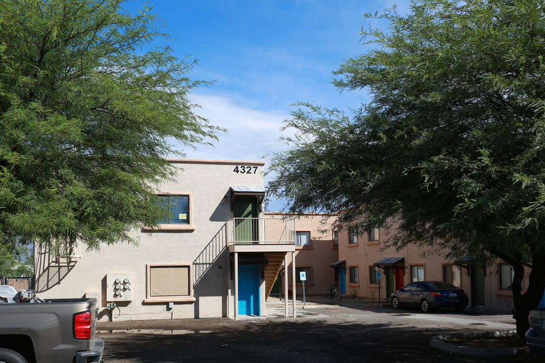 4327 E Bellevue St in Tucson, AZ - Building Photo