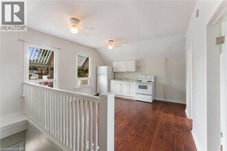 208 East Avenue N in Hamilton, ON - Building Photo - Building Photo