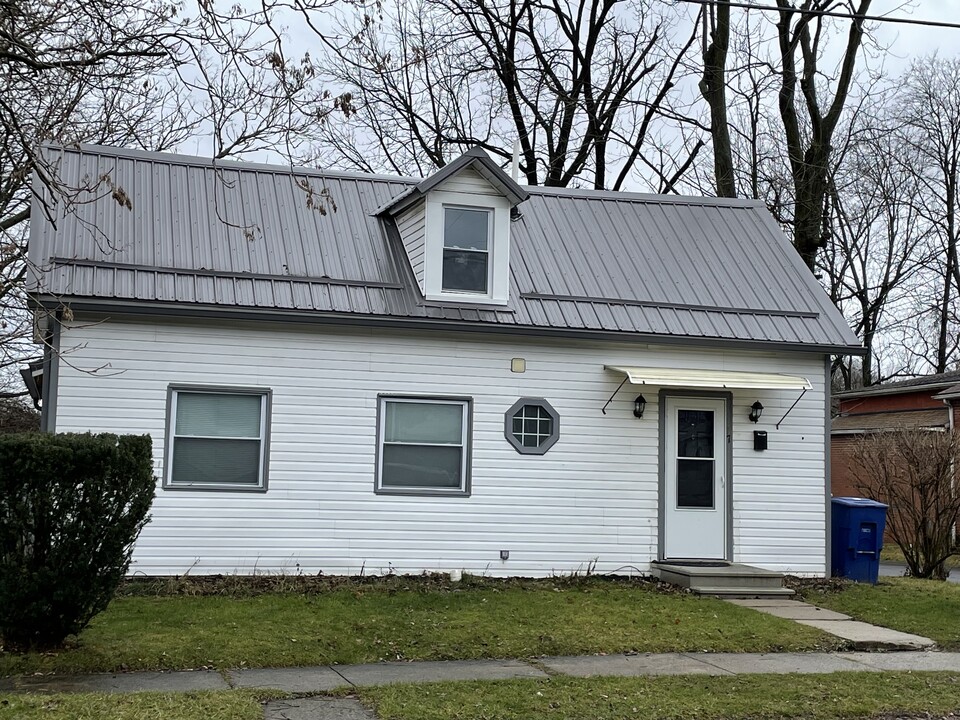 77 Eaton St in Delaware, OH - Foto de edificio