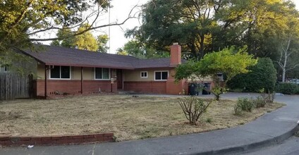 2528 Bates Dr in Davis, CA - Building Photo - Building Photo