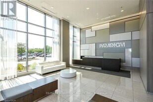 2087 Fairview St in Burlington, ON - Building Photo