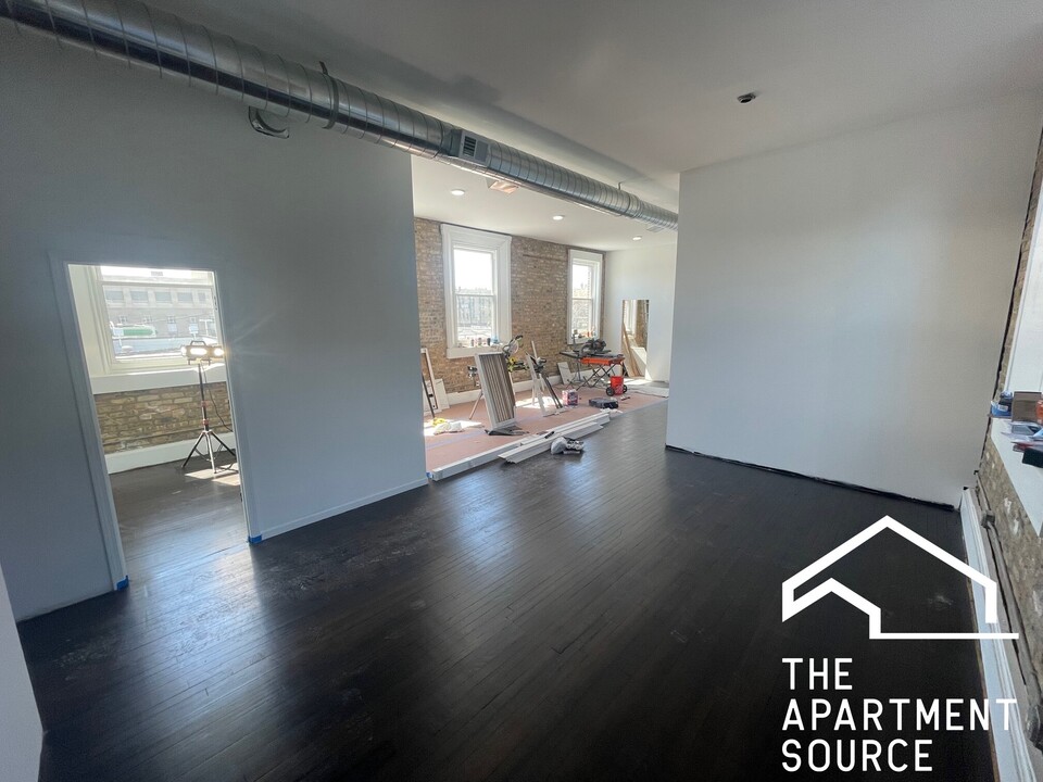 1621 N Kedzie Ave in Chicago, IL - Building Photo