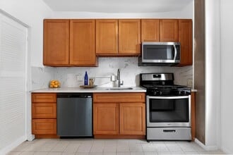 6045 JFK Blvd E, Unit C9 in West New York, NJ - Foto de edificio - Building Photo