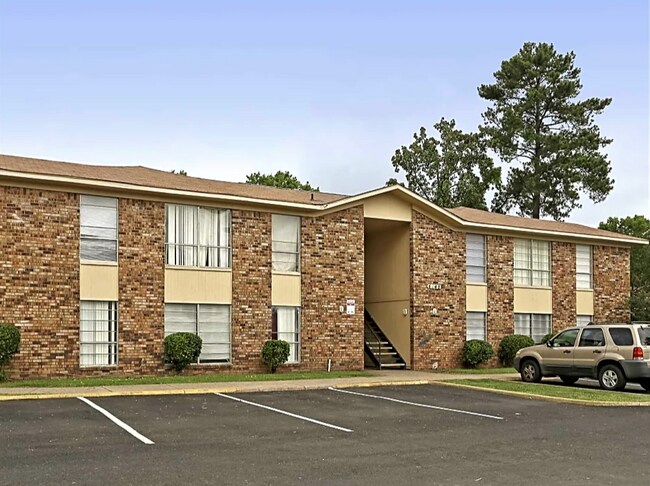 Pines Apartments in Shreveport, LA - Building Photo - Building Photo