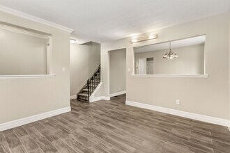 3 Bedroom  Home * London NORTH *  Finished Basement | Fenced Yard | Available NOW in London, ON - Building Photo - Building Photo