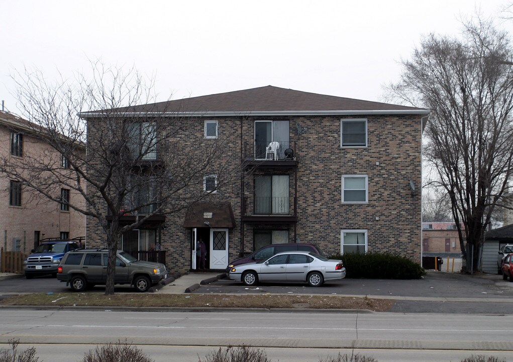 9901-9907 Ridgeland Ave in Oak Lawn, IL - Building Photo